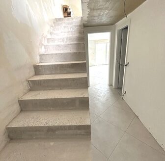 Maison neuve 2 façades 3 voir 4 chs avec grand jardin