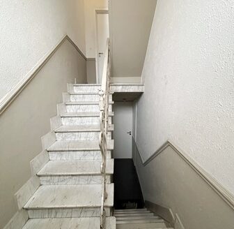 Charmant petit appartement 1ch avec cour dans maison Bruxelloise