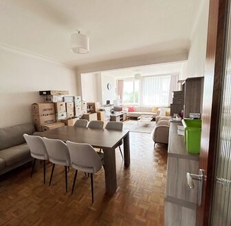 Quartier aux Fleurs – Spacieux appartement 2chs, cave et garage box fermé