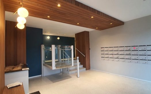 Magnifique grand studio meublé avec grande terrasse privée