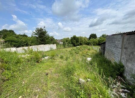 Maison neuve 2 façades 3 voir 4 chs avec grand jardin