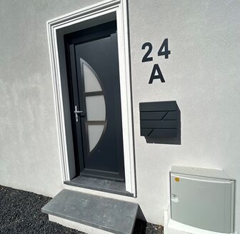 Maison neuve 2 façades 3 voir 4 chs avec grand jardin – Belles Finitions et disponible de suite